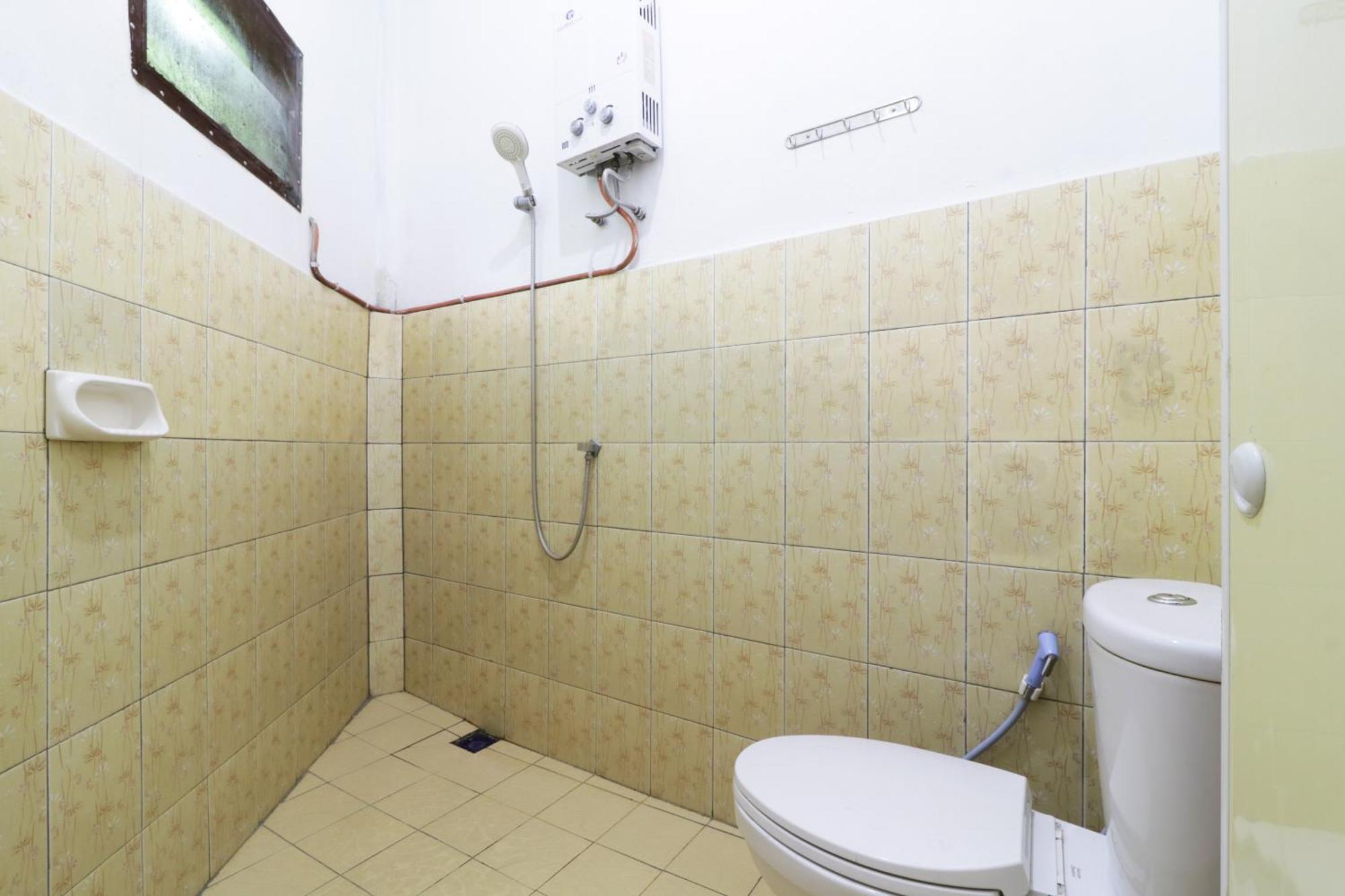 Villa Keluarga Bre Batunanggar Berastagi Exteriör bild