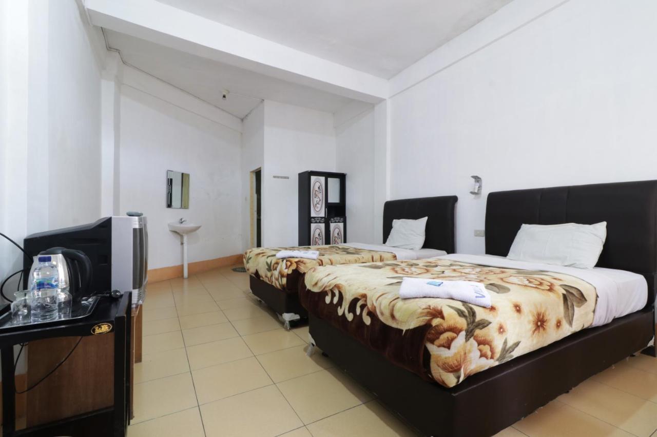 Villa Keluarga Bre Batunanggar Berastagi Exteriör bild